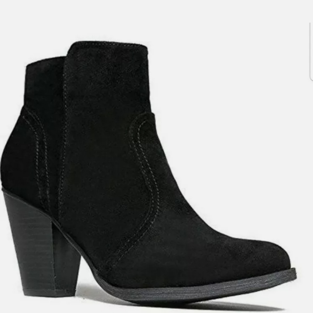 Boot - Picture 1 of 2